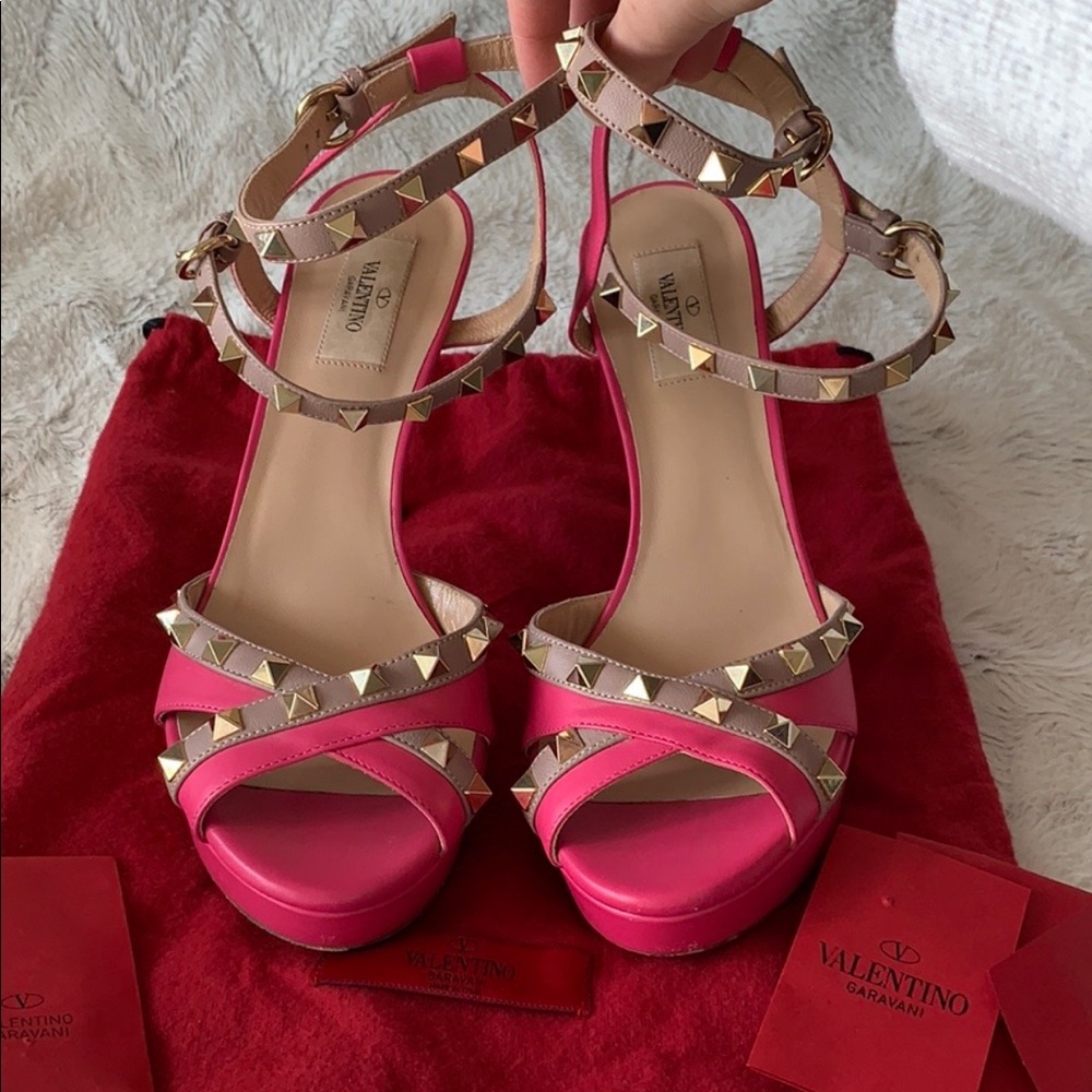 Valentino pink Rockstud pumps